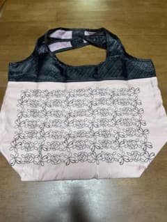ANNA SUI アナスイ　　花柄刺繍エコバッグ ピンクと黒のサムネイル