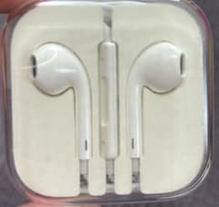 Apple EarPods 3.5mmプラグ イヤホン 本体のサムネイル