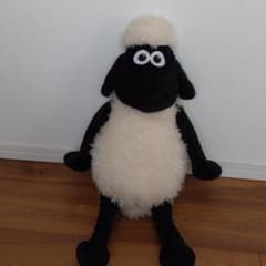 ひつじのショーン　ぬいぐるみ　ネックピローのサムネイル