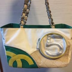 シャネル バッグ 正規品のサムネイル