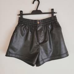 レザーショートパンツ★Lサイズ★美品のサムネイル