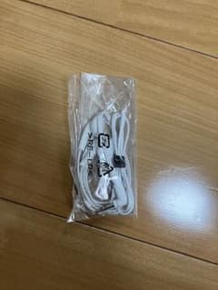 ホワイト 有線イヤホン 3.5mmジャックのサムネイル