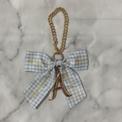 Maison de FLEUR 店舗限定 イニシャルチャーム Aのサムネイル