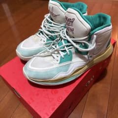 あ*さ様 NIKEKyrieInfinityEP29cmカイリーバッシュ箱付き あ*さ様 NIKEKyrieInfinityEP29cmカイリーバッシュ箱付き - メルカリ