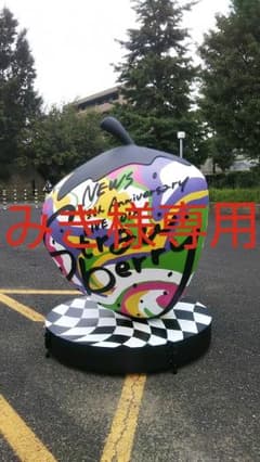 【みき様専用】NEWS 15th strawberry ボディバッグのサムネイル