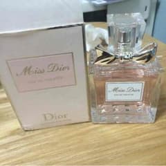 Dior 香水のサムネイル