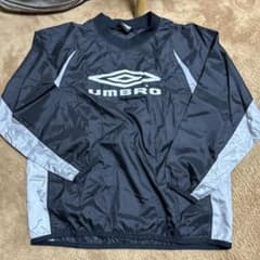 UMBRO ピステ 黒 サイズ140のサムネイル