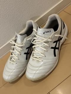 【ソンソンさん専用】【27.5】asicsサッカーシューズのサムネイル