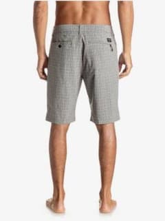 QUIKSILVER メンズショーツ  サイズ 30 新品/未使用のサムネイル