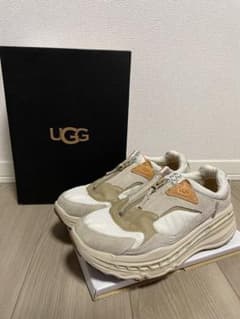 UGG ジッパースニーカー ホワイト/ベージュ - メルカリ