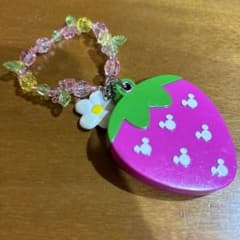 Disneyいちご型ミラー付きキーホルダー