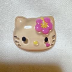 サンリオ　ぷっくりったいバッジ　ハローキティ