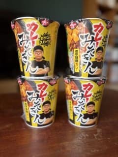 日清 カレーみそきん 麺 4個セットのサムネイル