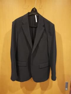 黒のブレザーとスリムフィットパンツセットのサムネイル