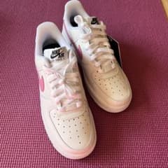 新品⭐︎箱付き　Nike Air Force 1 ホワイト/ピンクのサムネイル