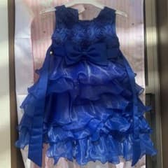 青色ドレスのサムネイル