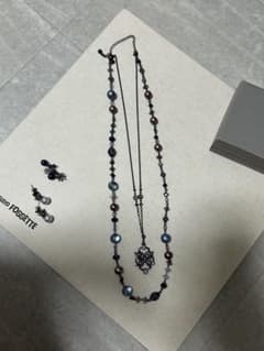A rare Anna Sui necklace and earring set (4 pieces).