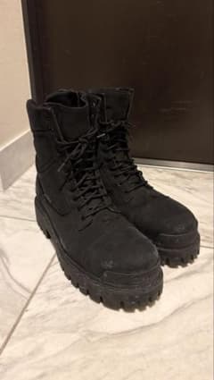 BALENCIAGA STRIKE BOOTS 42のサムネイル