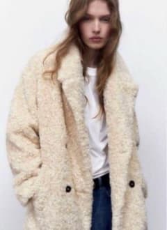 ZARA クリーム色 フリースコートのサムネイル