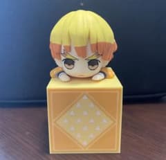 鬼滅の刃  我妻善逸 フィギュアのサムネイル