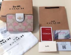 COACH　財布　シグネチャー　ハート柄のサムネイル