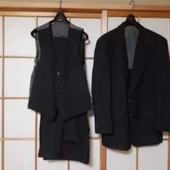 メンズスーツ　セットアップ　スリーピースのサムネイル