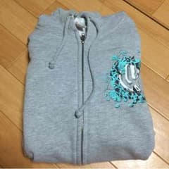 UVER パーカー Mのサムネイル