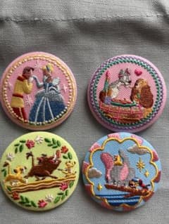 刺繍缶バッチ ライオンキング わんわん物語 シンデレラ ダンボのサムネイル
