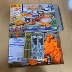 プラレール ぐるぐる回る！ ビッグ転車台基地のサムネイル
