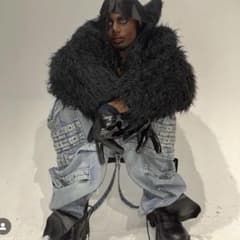 激レアBALENCIAGA20AWファーコート - メルカリ