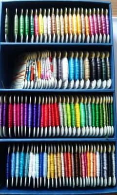 都手まり糸 多数セット 刺繍糸 手芸材料 手まり柄の可愛い箱付きのサムネイル