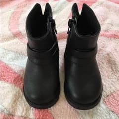 黒いブーツのサムネイル
