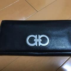 フェラガモ 長財布のサムネイル