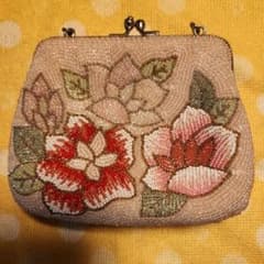 花柄ビーズ刺繍がま口バッグ 総ビーズ 昭和レトロ - メルカリ