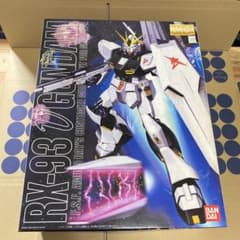 MG 1/100 RX-93 νガンダムのサムネイル