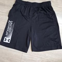 UNDER ARMOUR ハーフパンツ ブラック YXL　160のサムネイル