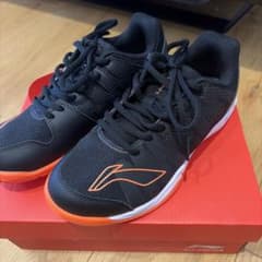 未使用 ブラック/オレンジ バドミントンシューズ LI-NING バドミントンシューズ ブラック 20.5cm - メルカリ