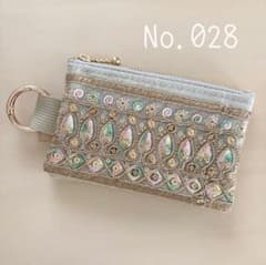 No.028 インド刺繍リボン フェイクレザーミニポーチのサムネイル