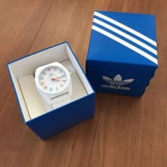 adidas 腕時計のサムネイル
