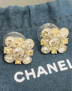 CHANEL シャネル ラインストーン ピアスのサムネイル