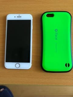 値下げ❗️iPhone 6 Gold 16 GB auのサムネイル