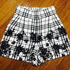 新品タグ付きハイウエストパンツのサムネイル
