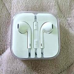 アップルイヤホン純正品のサムネイル