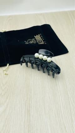美品】Alexander de Paris パール ヘアクリップ 黒 - メルカリ