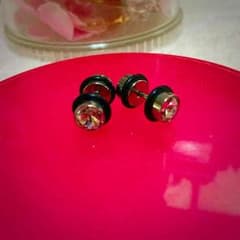ピアス（ボディピアス）のサムネイル
