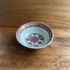 中国陶磁器 花唐草文様　釉裏紅　直径9センチ高さ4センチ 中国陶磁器 花唐草文様 釉裏紅 直径9センチ高さ4センチ - メルカリ