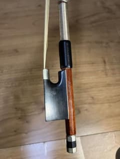 T.SUGITO バイオリン弓 4/4初中級者用 杉藤（SUGITO ）No.200 バイオリン用弓4/4サイズ毛替済み。 - メルカリ