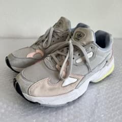 adidas ファルコン スニーカー 23cm 靴 ピンク グレーのサムネイル