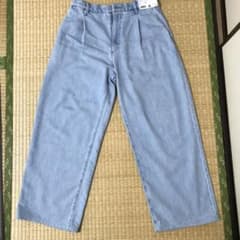 ユニクロ ドレープデニムタックパンツのサムネイル