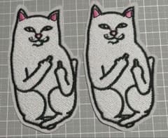 펑키한 흰 고양이 자수 다림질 헝겊 동색 2장 세트